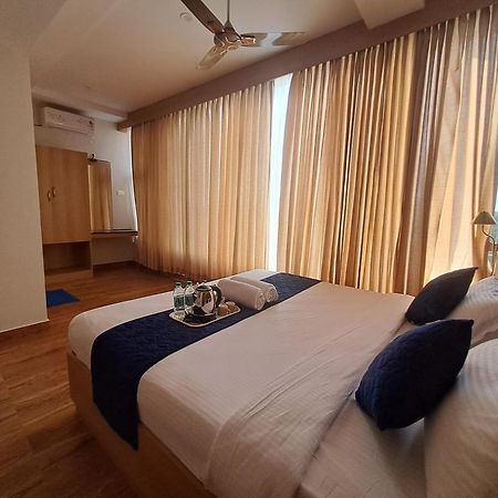 Sky Inn Mysore Exteriör bild