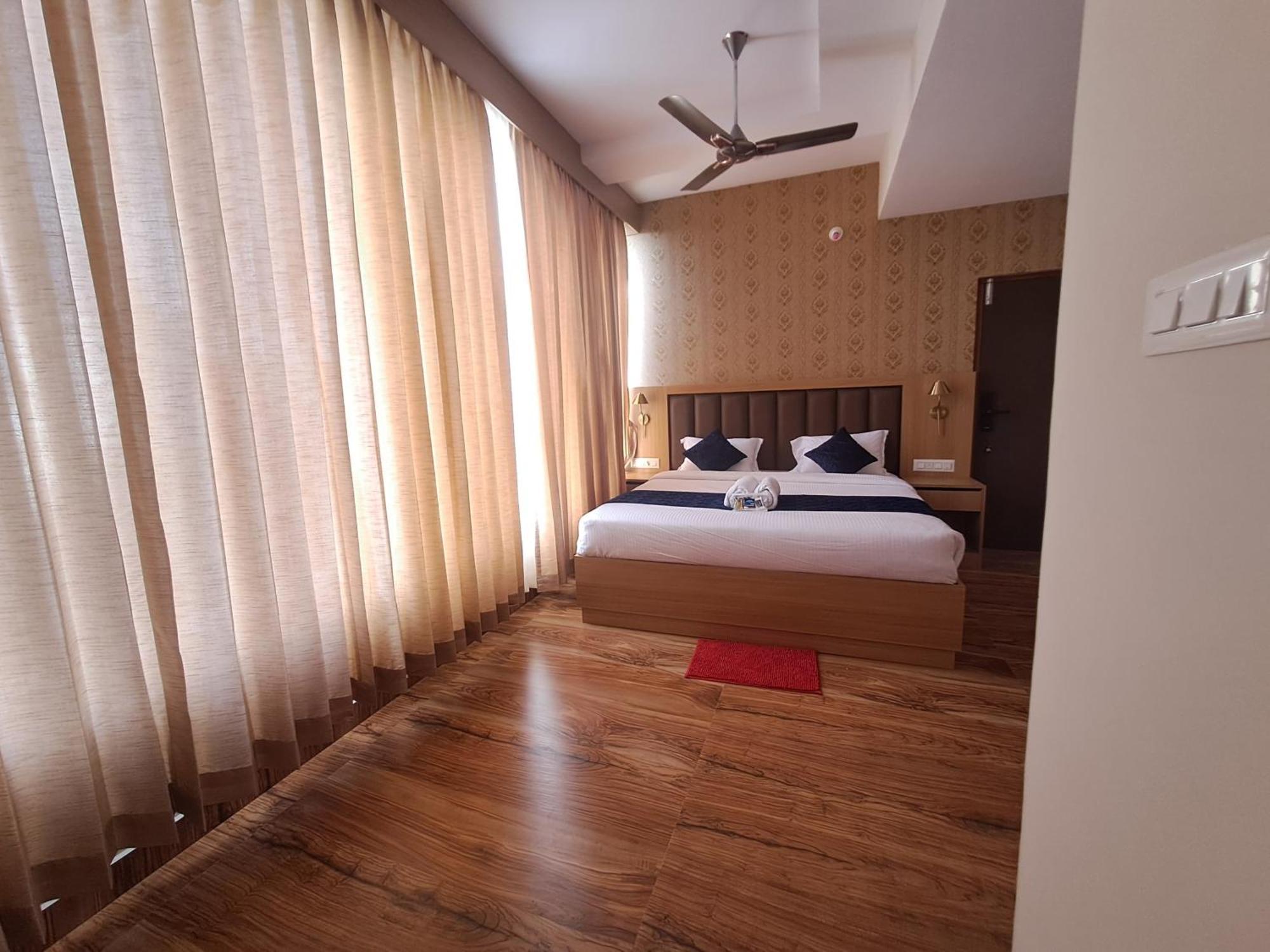 Sky Inn Mysore Exteriör bild