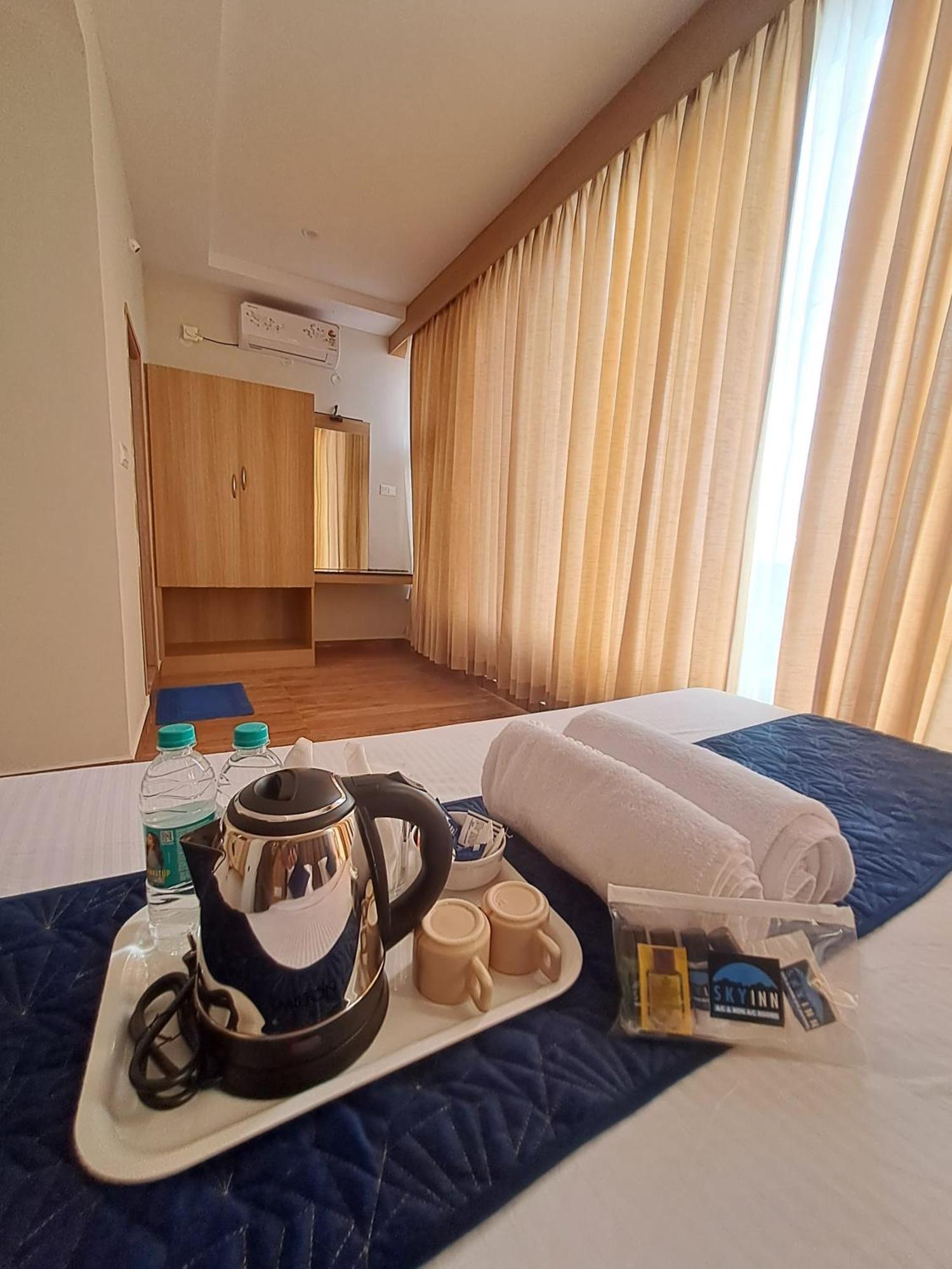 Sky Inn Mysore Exteriör bild