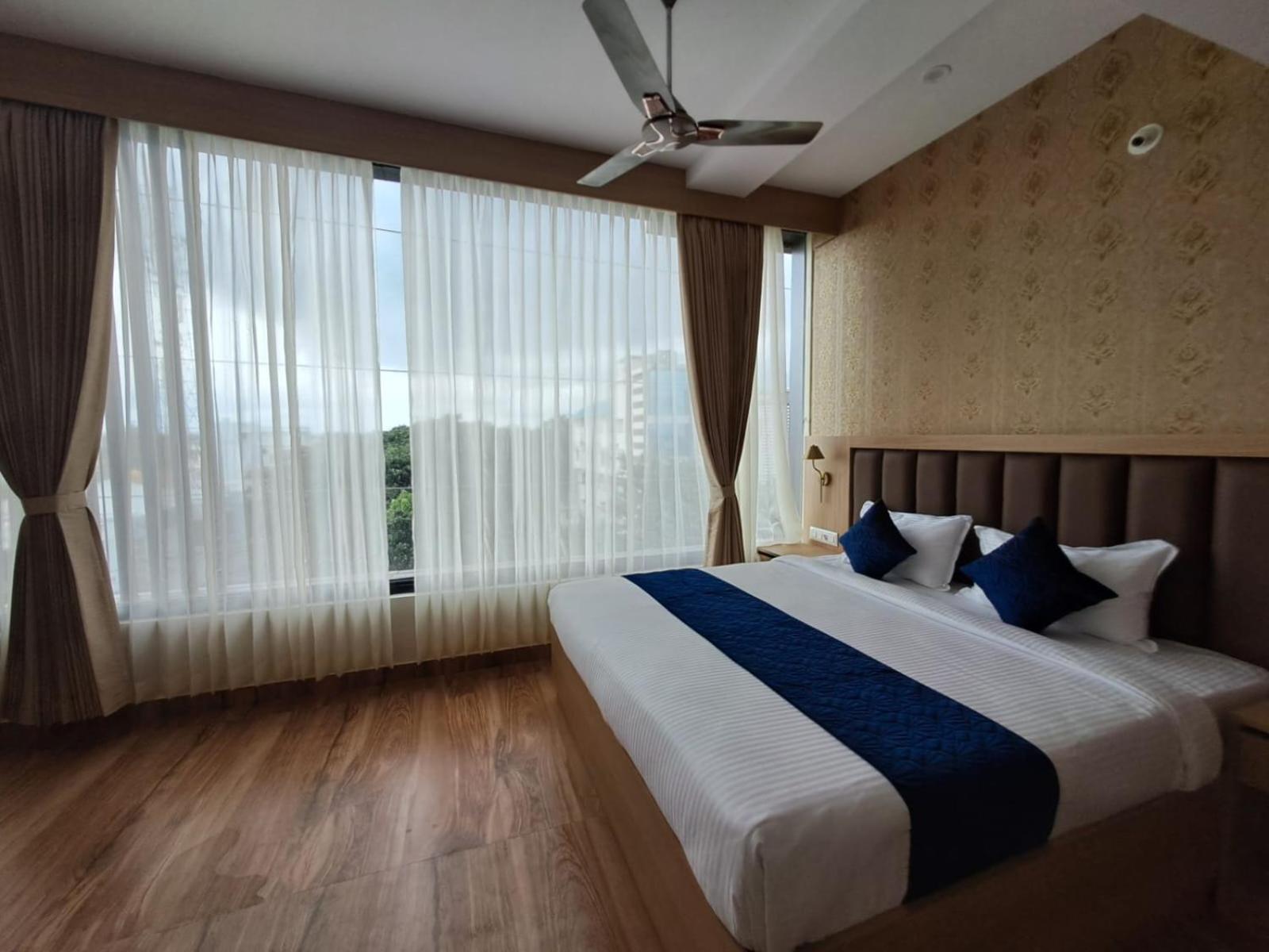 Sky Inn Mysore Exteriör bild