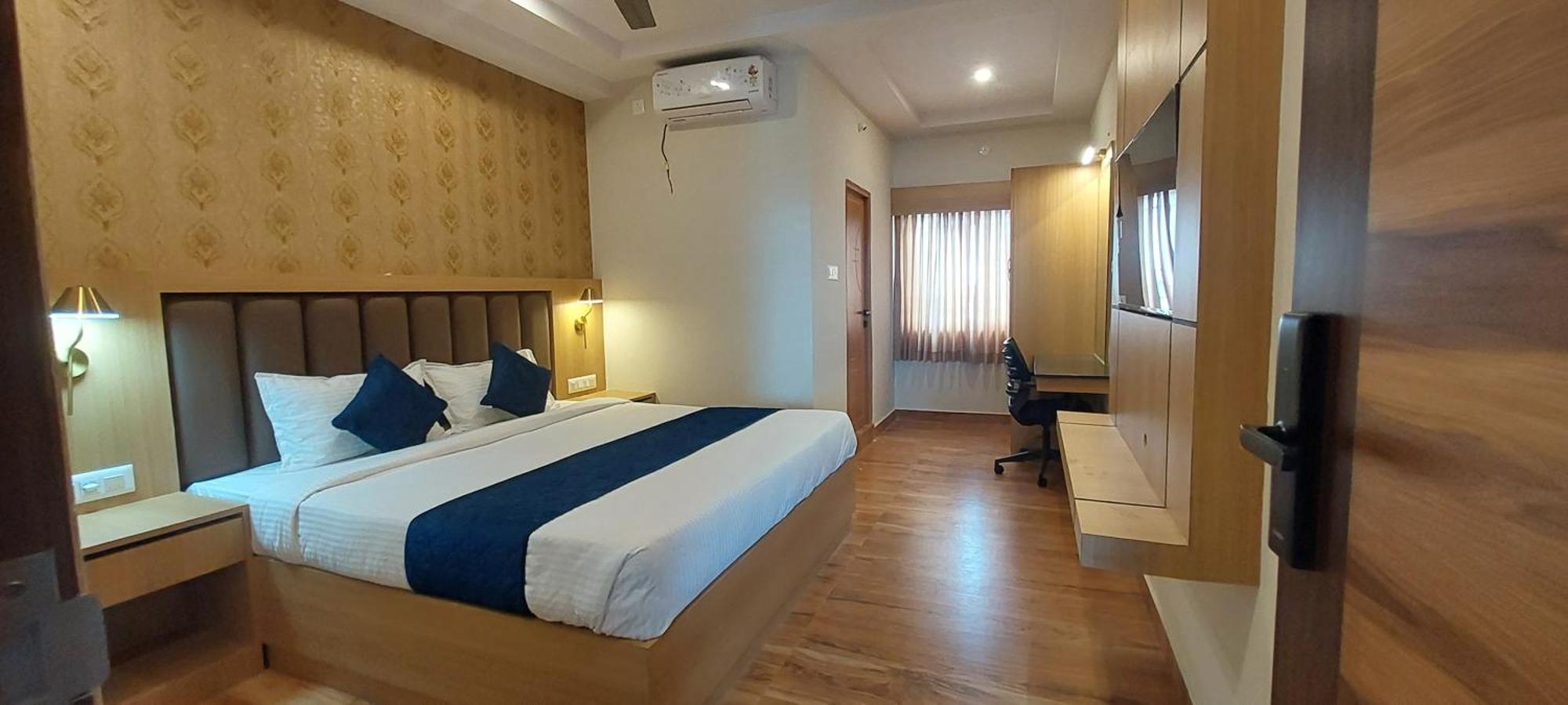 Sky Inn Mysore Exteriör bild